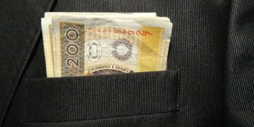 Założyć czy kupić spółkę?