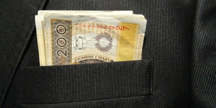 Założyć czy kupić spółkę?