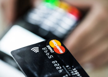 Korzystasz z karty płatniczej i płacisz nią w sklepie czy sieci