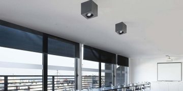 Jak najlepiej sterować oświetleniem w biurze?