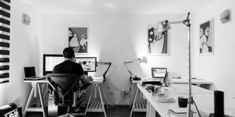 Home office - definicja pojęcia, zalety oraz wady