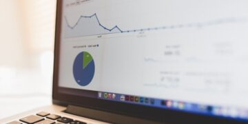 Inshoring - definicja pojęcia oraz korzyści