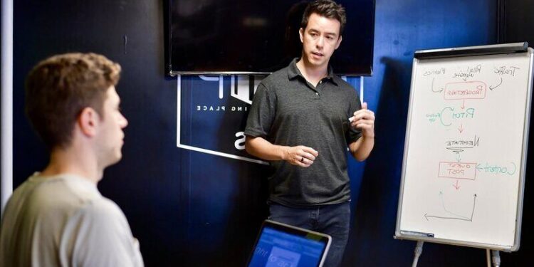 Mentoring - definicja pojęcia, cele, przykłady