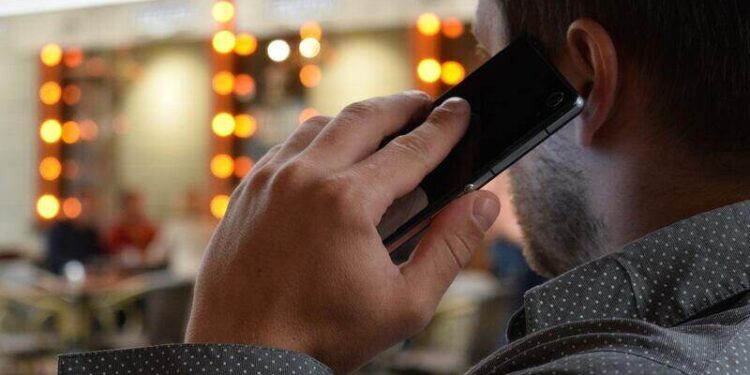 Smart casual - czym dokładnie jest? Definicja pojęcia