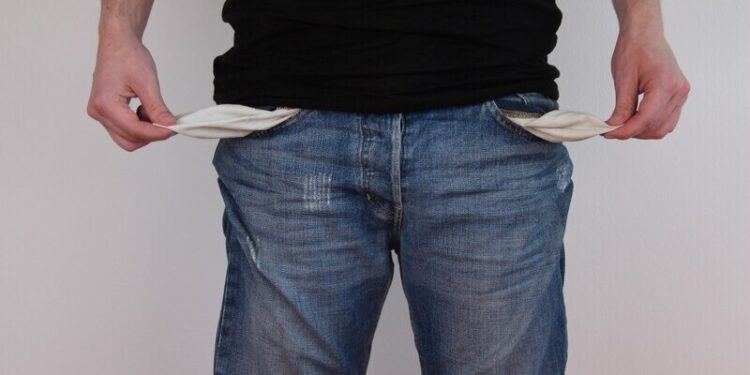 Blokada środków na koncie - czym jest i kiedy występuje?