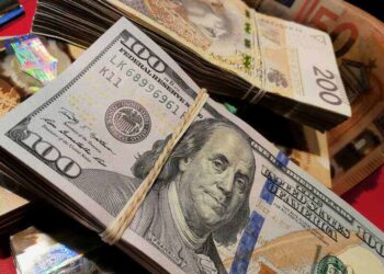 Debet - czym jest? Definicja pojęcia