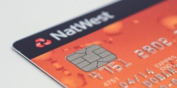 Karta kredytowa - czym jest oraz jak działa?