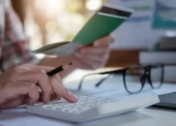 Zadłużenie a konsolidacja długów — jakie korzyści przynosi to rozwiązanie?