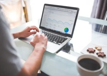 Dlaczego social proof jest kluczowy w skutecznych kampaniach online.