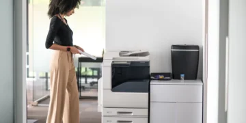 Adresarki i drukarki do kopert - co warto o nich wiedzieć?