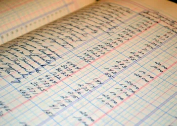 Księgowość w firmie - samodzielnie, księgowy czy zewnętrzne biuro?