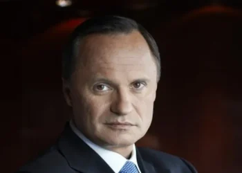 Leszek Czarnecki, fot. Anonimowy fotograf pracujący na zlecenie GETIN Holding, Wikimedia Commons